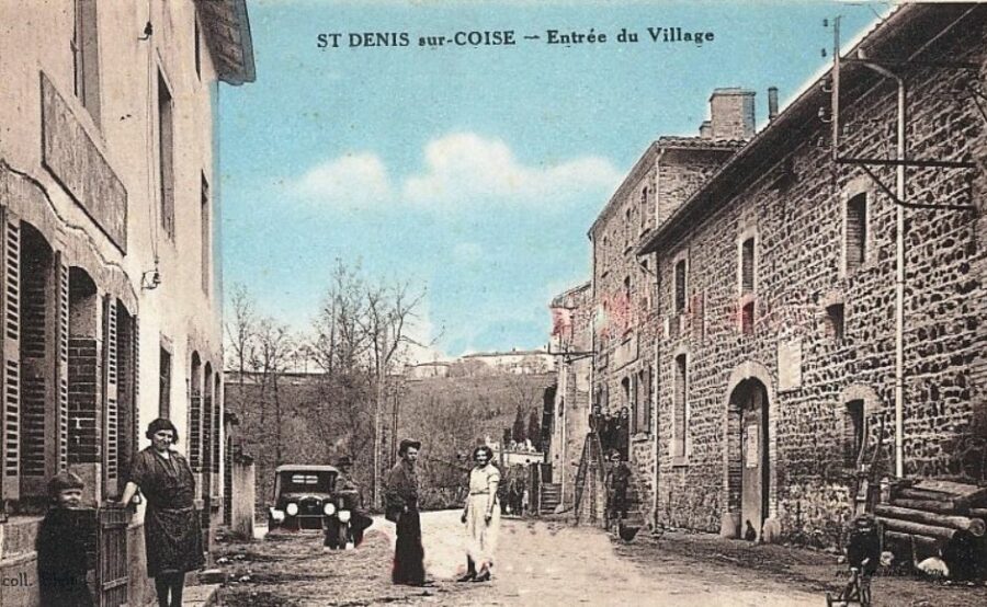Carte postale, Saint-Denis sur Coise, entrée du village.